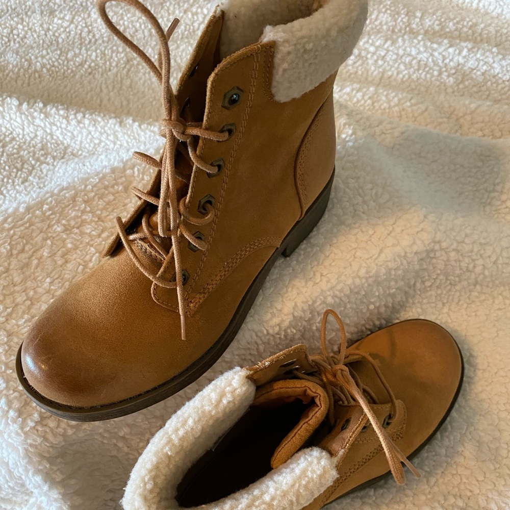 Lace up boots